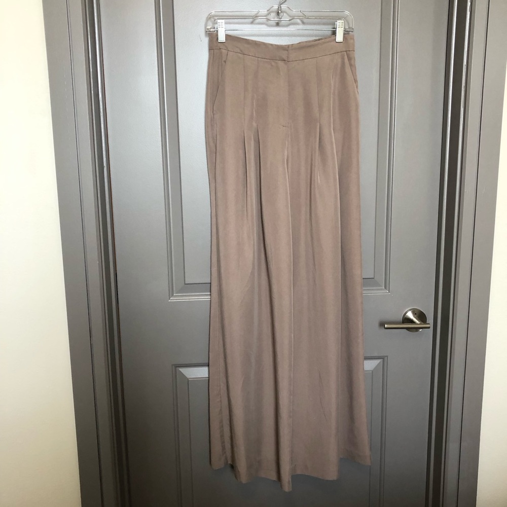 [Elizabeth Klein] ✨ Khaki Color Wide Leg Pants ✨